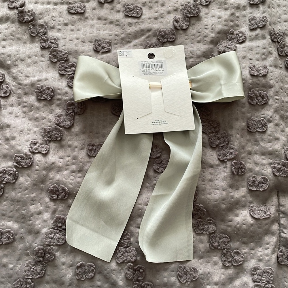 American Eagle Light Green Hair Bow - Picture 2 of 2